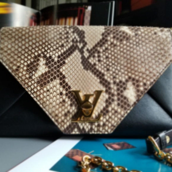 Louis Vuitton Love Note - Picture 4 of 16